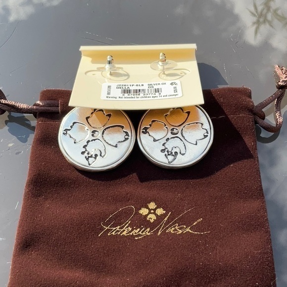Patricia Nash Della Earrings - Picture 2 of 3